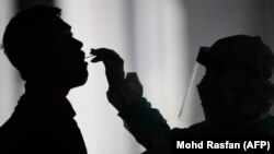 Китай, Русия и Иран координират посланията си, насочени към Запада, които целят да обезверят хората в усилията на властите да се справят с пандемията от коронавирус