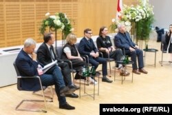 Канфэрэнцыя "Новая Беларусь" у Варшаве. 9 жніўня. Палітыкі Павал Латушка, Франак Вячорка, Вольга Зазулінская, Арцём Брухан, Лізавета Пракопчык, Аляксандар Мілінкевіч