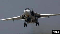 Российский бомбардировщик Су-24М, иллюстрационное фото