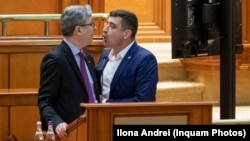George Simion, liderul AUR, în confruntarea cu ministrul energiei, Virgil Popescu, în Parlamentul României.