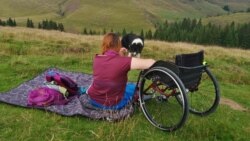 Persoanele cu dizabilități rătăcesc prin labirintul birocrației