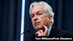 За даними співрозмовників CNN, після зустрічей у Росії Бернс зателефонував президентові України Володимиру Зеленському