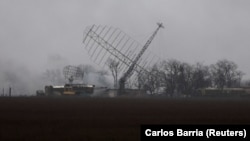 Возле аэропорта в Мариуполе, февраль 2022 года