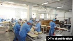 Кыргызстандыгы ишканалардын бири. Иллюстрациялык сүрөт. 