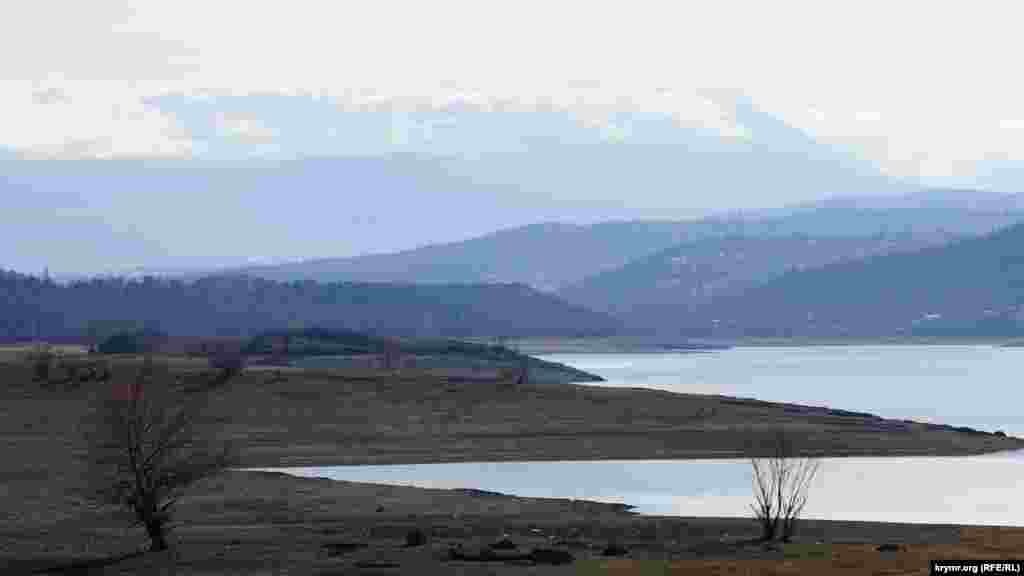 Водохранилище заметно уменьшилось в своих размерах