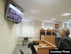 Ольга Щеглова во время суда по делу ее супруга