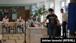Imagine de la alegerile parlamentare din iulie 2021, la o secție din Suceava. 