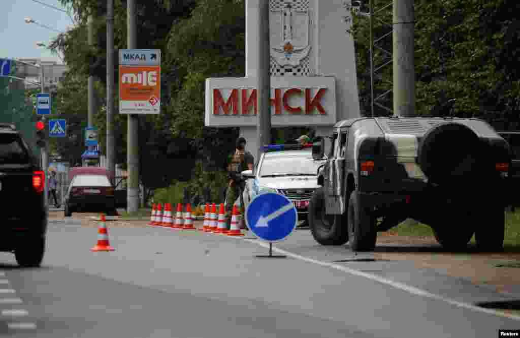 Білоруські силовики вартують на в'їзді до Мінська 