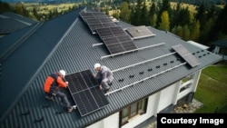 Unul dintre programele de mediu care s-a bucurat de un mare succes este Casa Verde Fotovoltaice. Anul acesta va avea însă un buget redus față de anul trecut cu 500 de milioane de lei.