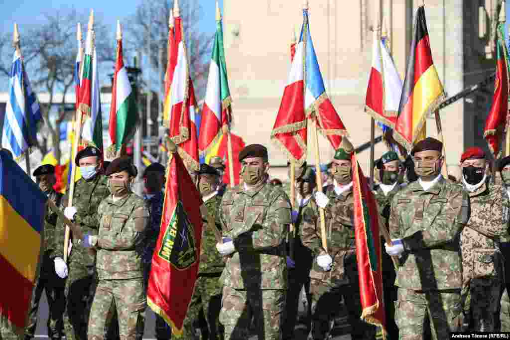 Zece zile mai târziu, pe 11 decembrie 1918, Regele Ferdinand I semna Decretul Regal nr. 3631, care stipula la articolul 1, unirea cu România a &bdquo;ținuturilor cuprinse în Hotărârea Adunării Naționale din Alba Iulia de la 1 decembrie 1918&rdquo;. Recunoașterea internațională a deciziilor de la Alba Iulia a fost luată odată cu semnarea Tratatului de la Trianon, dintre România și Ungaria, pe 4 iunie 1920.