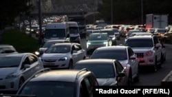 Traffic jam in a Dushanbe street 