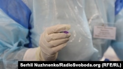 З 11 червня можна подорожувати з вітчизняними свідоцтвами про повну вакцинацію, повідомив Дмитро Кулеба