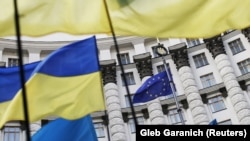 Раніше сьогодні прем’єр-міністр Денис Шмигаль повідомив, що Україна подасть заявку на вступ до Євросоюзу за спеціальною процедурою