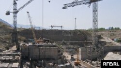 Камбар-Ата-2 ГЭСинин курулушу.