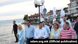 Партиските функционери се растрчаа низ Македонија во изборна година