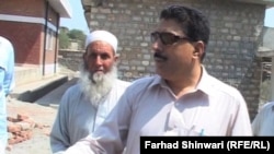 ډاکټر شکيل اپرېدي ته له وسله والو سره د مرستې په تور ۳۳ کاله بند سزا اورول شوې.عکس له ارشیفه.