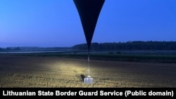 Balon cu o încărcătură de țigări ilegale, provenit din Belarus și ajuns în spațiul aerian al Lituaniei.