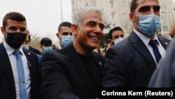 Yair Lapid l-ar urma pe Bennett, preluând mandatul de Premier în 2023-2025.