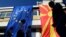 Македонско знаме и знаме на Европската унија