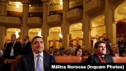 George Simion și Nicusor Dan la o dezbatere organizata de Blocul National Sindical. 