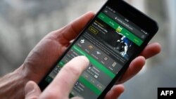 Peste 100.000 de mii de români au semnat o petiție pentru interzicerea reclamelor la jocuri de noroc și pariuri sportiv.