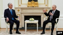 Қазақстан президенті Тоқаев пен Ресей президенті Путин Мәскеуде жолыққан сәт. 11 қараша 2025 жыл.