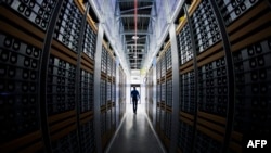 Компанія «Вулкан» на замовлення Міноборони РФ розробляла програмний комплекс, який був би здатний стежити за всіма користувачами інтернету на певній території