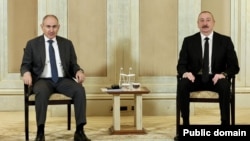 UAE - Armenian Prime Minister Nikol Pashinyan and Azerbaijani President Ilham Aliyev meet in Abu Dhabi, July 10, 2025.