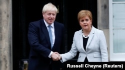 Прем’єр-міністр Великої Британії Борис Джонсон написав про це в листі, адресованому першому міністру Шотландії Ніколі Стерджен