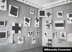 "Черный квадрат" в "красном углу" выставки "0,10", 1915 год