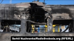 Потяг Інтерсіті, пошкодженийросійським обстрілом. Київський вокзал. 28 серпня 2025 року