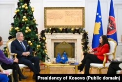 Predsjednica Kosova, Vjosa Osmani, na sastanku s izvjestiocem za Kosovo u Evropskom parlamentu, Riho Terrasom.