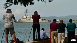 ناوشکن آمریکایی «یو‌اس‌اس گراولی» در رزمایشی در نزدیکی سواحل ونزوئلا، ۳۰ اکتبر ۲۰۲۵
