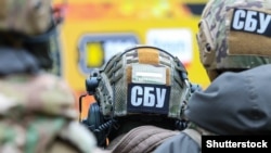 Жінку затримали у власному помешканні, це місцева підприємиця, яку російське ГРУ дистанційно завербувало у червні