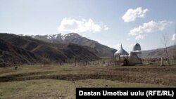 Алай районунун Жаңы-Турмуш айылындагы көрүстөн. 