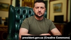 Володимир Зеленський вказав на те, що російські війська продовжували обстрілювати Маріуполь навіть під час переговорів Ґутерріша з Володимиром Путіним у Москві