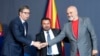 Lideri Aleksandar Vučić, Zoran Zaev i Edi Rama rukuju se nakon potpisivanja sporazuma i memoranduma koji, kako tvrde, doprinose regionalnoj saradnji, Skoplje (29. jul 2021.)