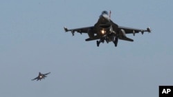 За даними видання The New York Times, Україна може отримати до липня лише шість із приблизно 45 винищувачів F-16, обіцяних західними країнами