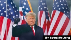 Miercuri, președintele Donald Trump își îndemna simpatizanții să „nu cedeze”, reafirmând - fără dovezi - că alegerile prezidențiale ar fi fost „furate”, Washington, 6 ianuarie 2021.