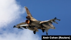 Cinci congresmenii americani spun că trimiterea avioanelor de luptă în Ucraina ar putea fi decisivă pentru controlul spațiului aerian ucrainean în acest an.