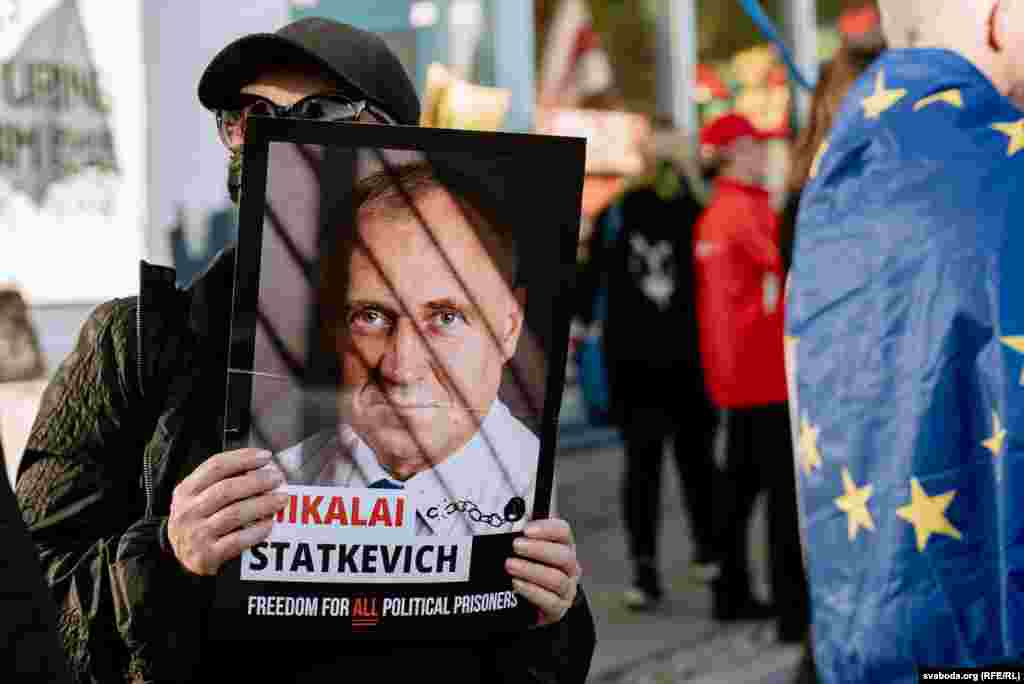 Партрэт палітвязьня, даўняга апанэнта дыктатарскага рэжыму — Мікалая Статкевіча