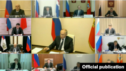 آقای پوتین در پیام ویدیویی خود روی حفاظت از هموطنان خود تأکید کرده‌است.