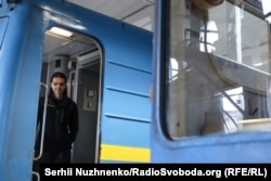 До того, як стати машиністкою, Катерина встигла попрацювати на різних посадах в структурах Київського метрополітену