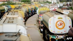 تصویر آرشیف: تانکر های انتقال مواد نفتی و گاز پاکستان 