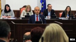 Архивска фотографија - Седница на собраниската Комисија за финансирање и буџет, на која се разгледува предлог буџетот за 2018. Министерот за финансии Драган Тевдовски.