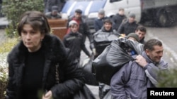 Ровно год назад ЕСПЧ признал Россию нарушителем Конвенции по правам человека за депортацию граждан Грузии. Суд обязал Тбилиси и Москву в течение 12 месяцев договориться о компенсации