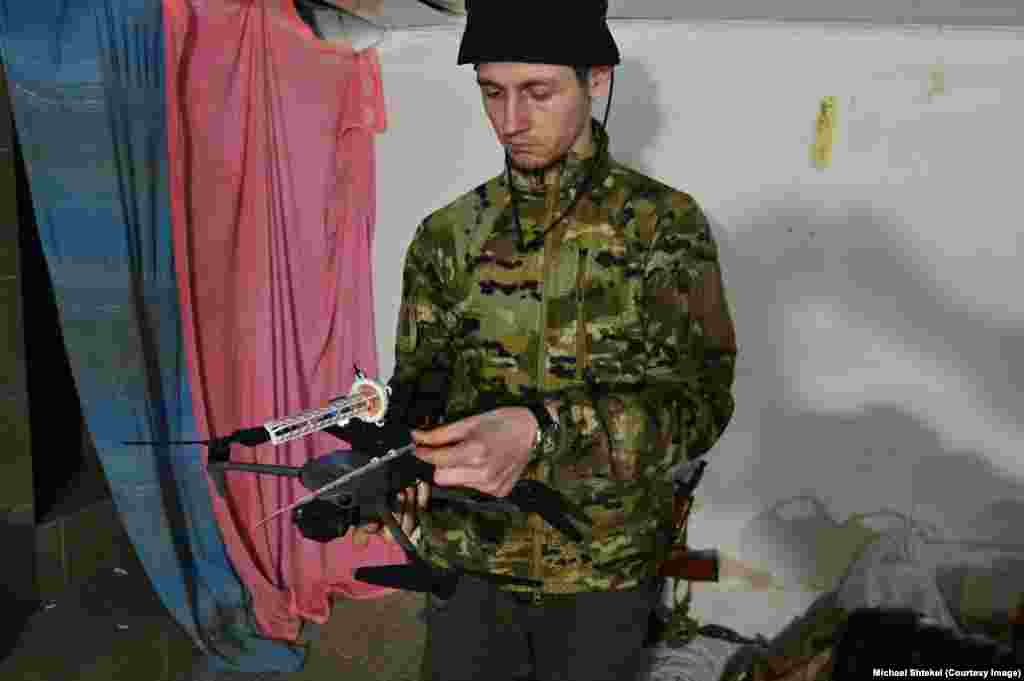 Наводитись на ціль допомагають безпілотники-розвідники – ними також керують інші пілоти