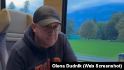 Скріншот із відео, на якому зафіксовано інцидент у швейцарському потязі