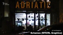 Журналісти помітили, як на першому поверсі закладу працював кухар