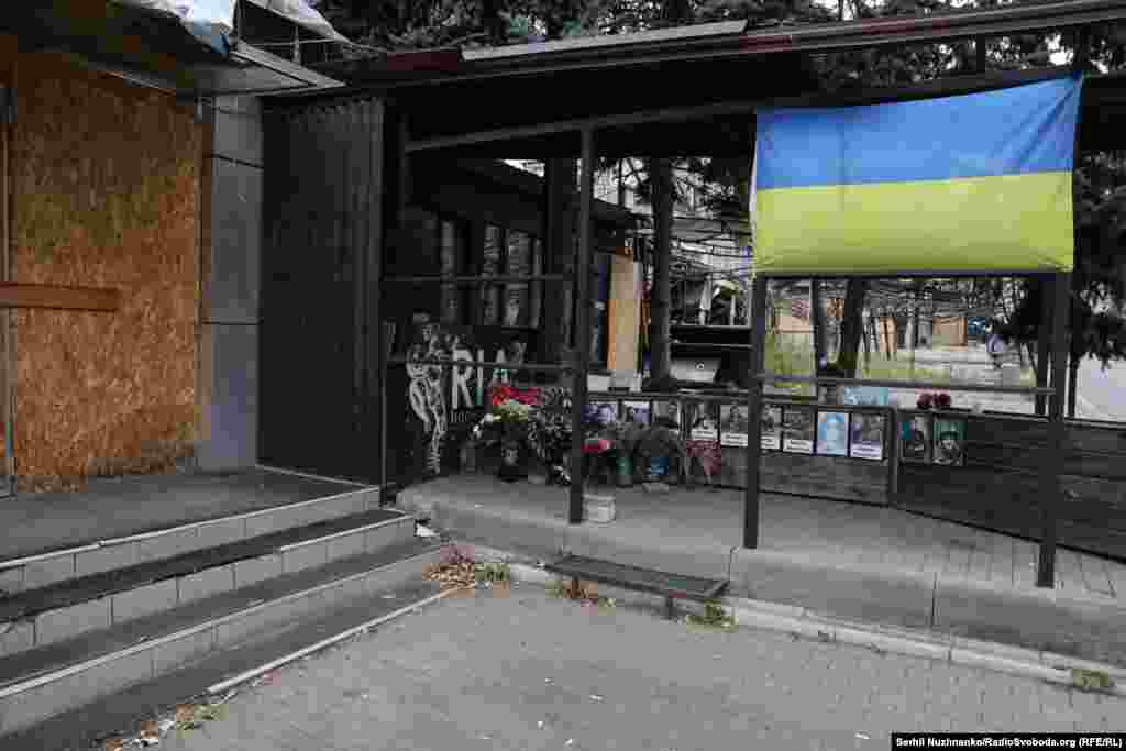 Краматорськ добре пам’ятає трагедію 27 червня 2023 року, коли російський удар по піцерії «Ріо» забрав життя 13 людей, серед них – письменниці Вікторії Амеліної та працівників закладу